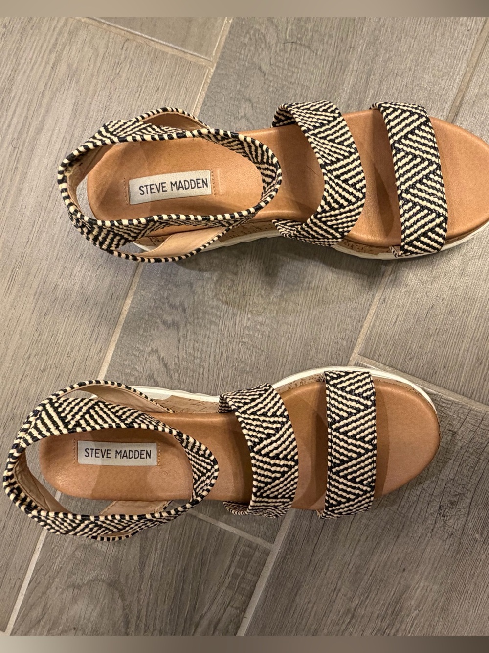 Steve Madden Black and White Woven Platform Sandal size 10